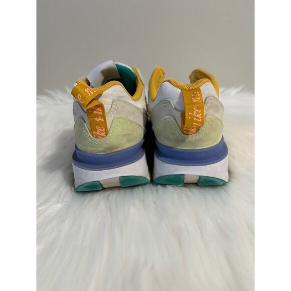 Women's Nike Air Max Dawn Sneakers in White/Orange- FAIR CONDITION, size 5 - Picture 5 of 9